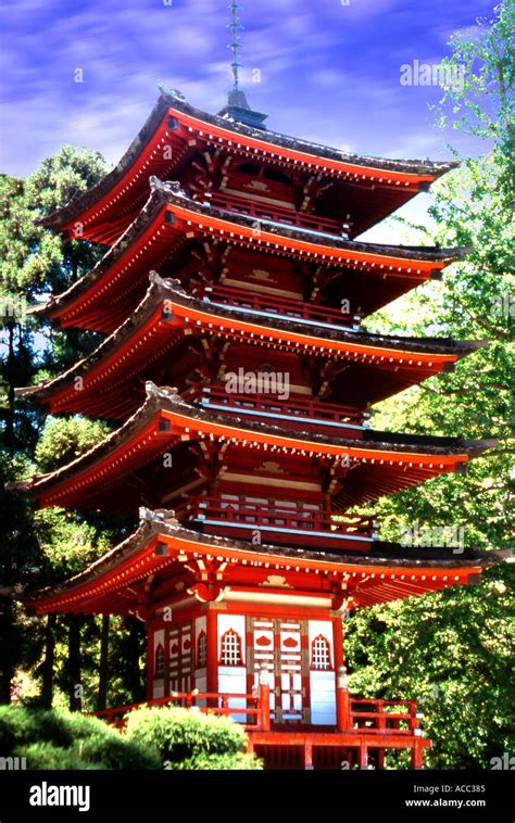 pagodas in japan